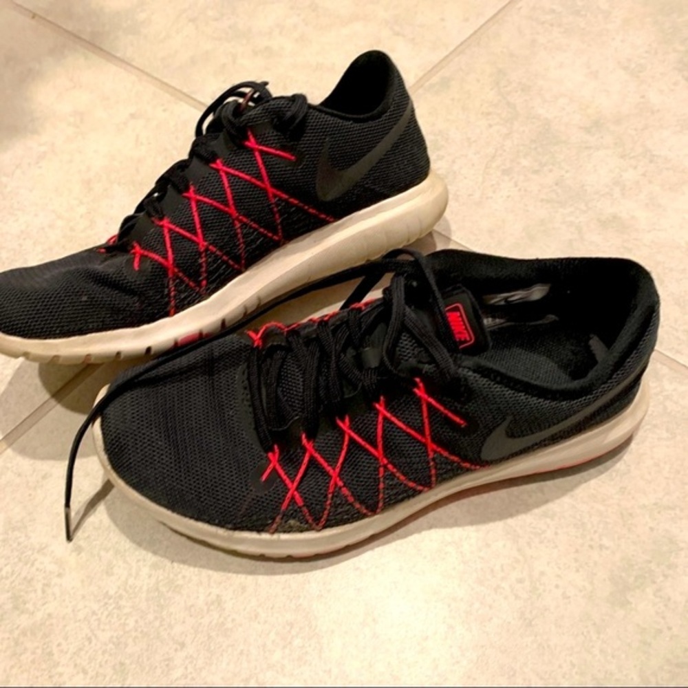 Nike Women’s Shoes Sneakers Black/Pink Sz 6.5 Fury 2 tennis shoe